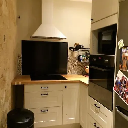 Cosy Cocoon Centre Apartment *